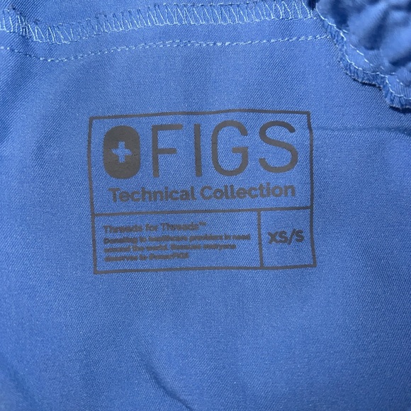 FIGS Scrub Set - Picture 2 of 4